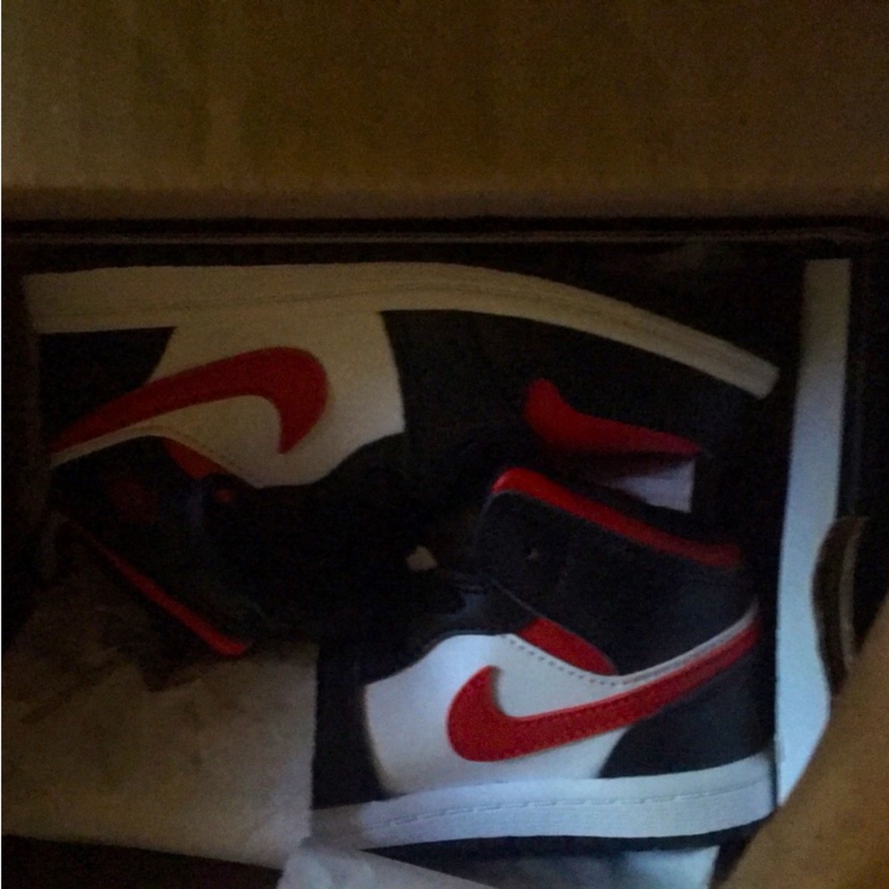 Unworn verified 2024 kids (boys) Jordan’s